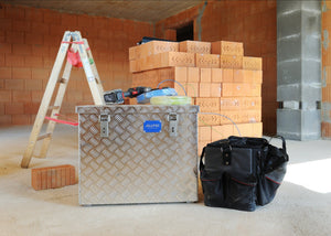 ALUTEC EXTREME Riffelblechbox auf der Baustelle