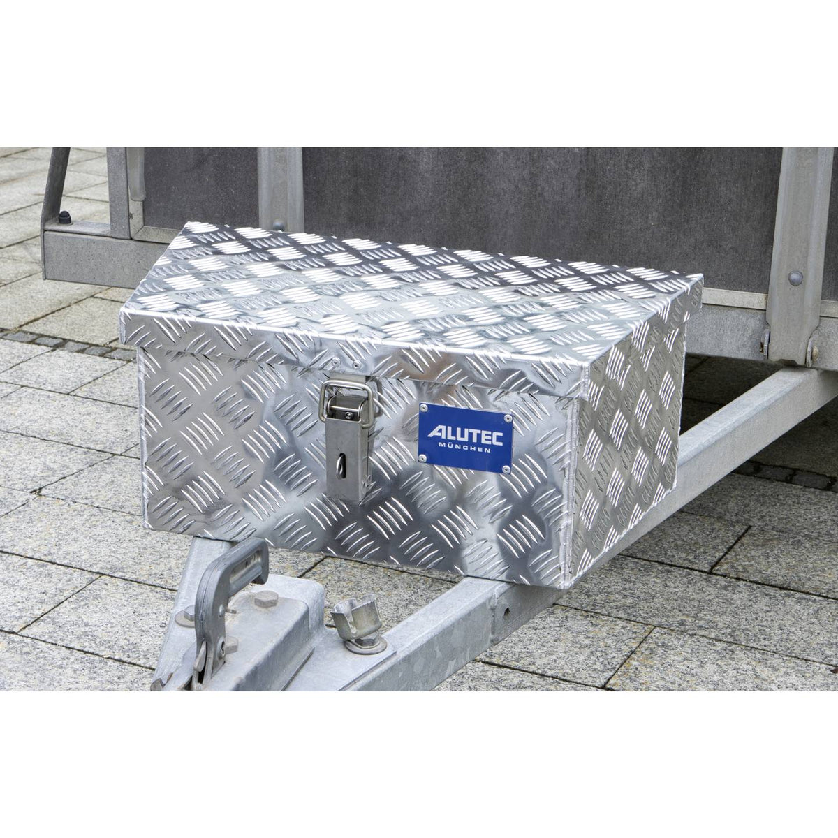 ALUTEC TRAILER 30 – Alubox 30 Liter Riffelblech – Detail 4