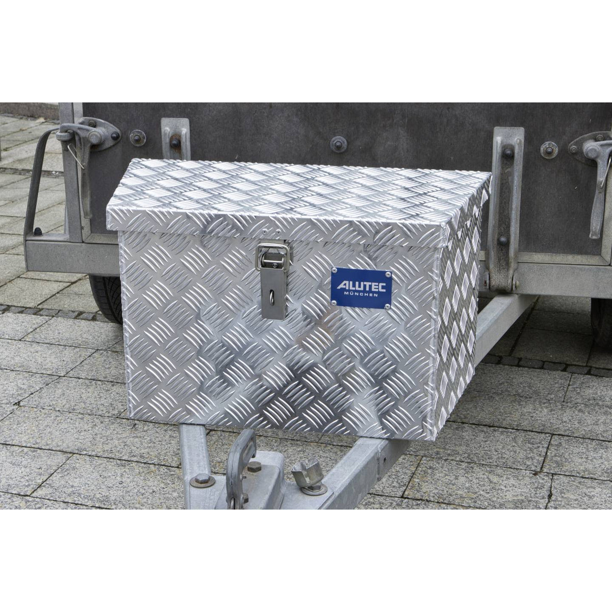 ALUTEC TRAILER 51 – Alubox 51 Liter Riffelblech – Detail 3